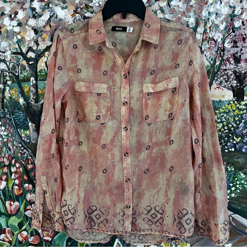 BDG shirt • Size M